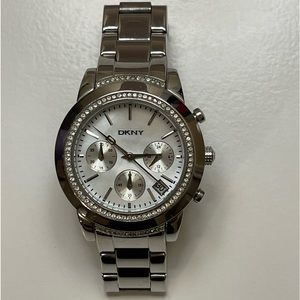 Womens’ DKNY watch ⌚️